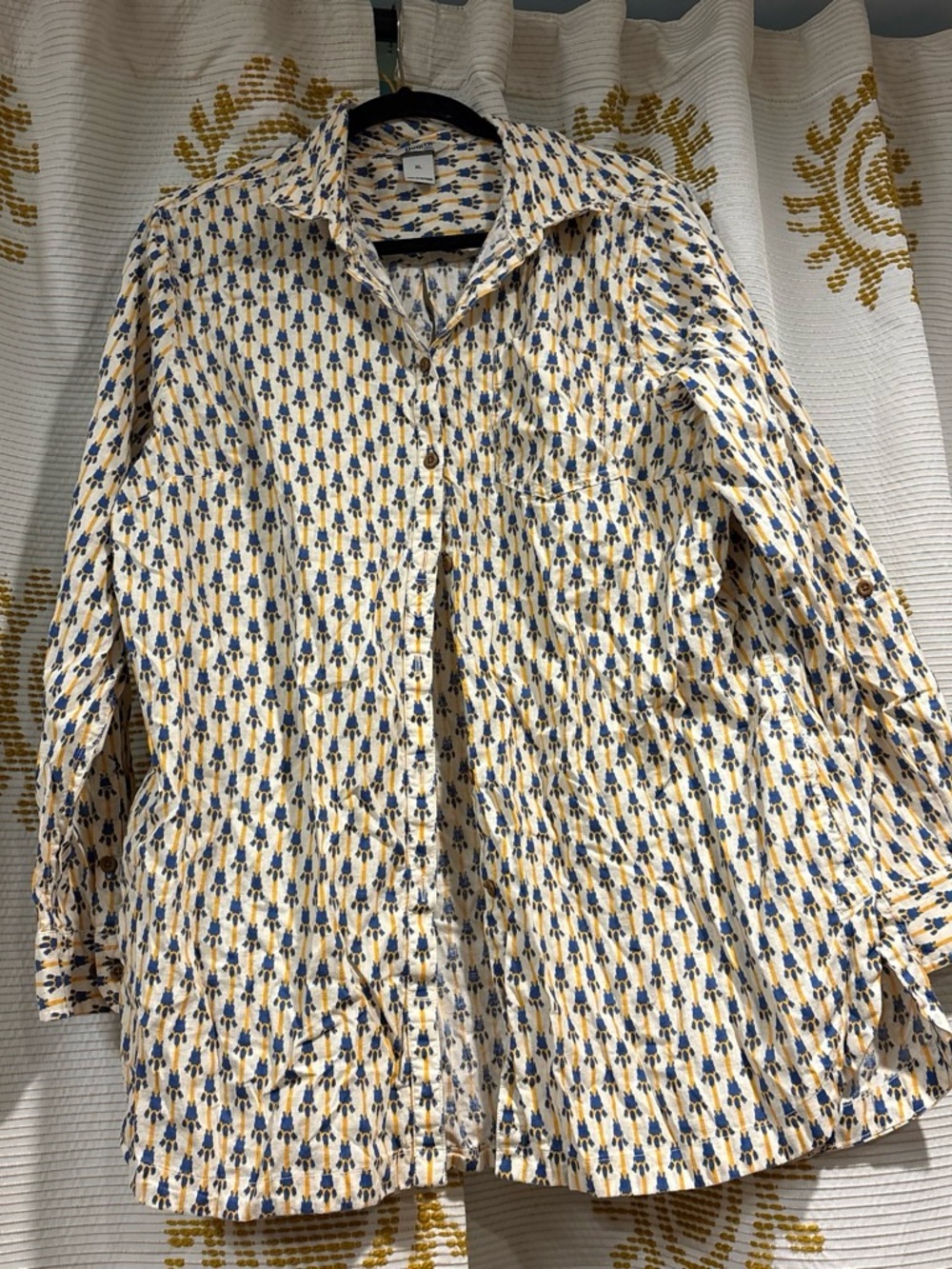 Duluth Trading Co Cream Button-Up Shirt with Blue and Gold Pattern
